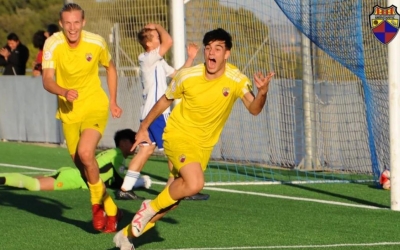Miguel Expósito, celebrant el gol del Mercantil contra el Real Zaragoza | CE Mercantil